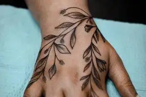 Hand Tattoo :}